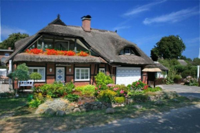 Ferienwohnungen unterm Reetdach m Terras o Balk u Sauna, Middelhagen